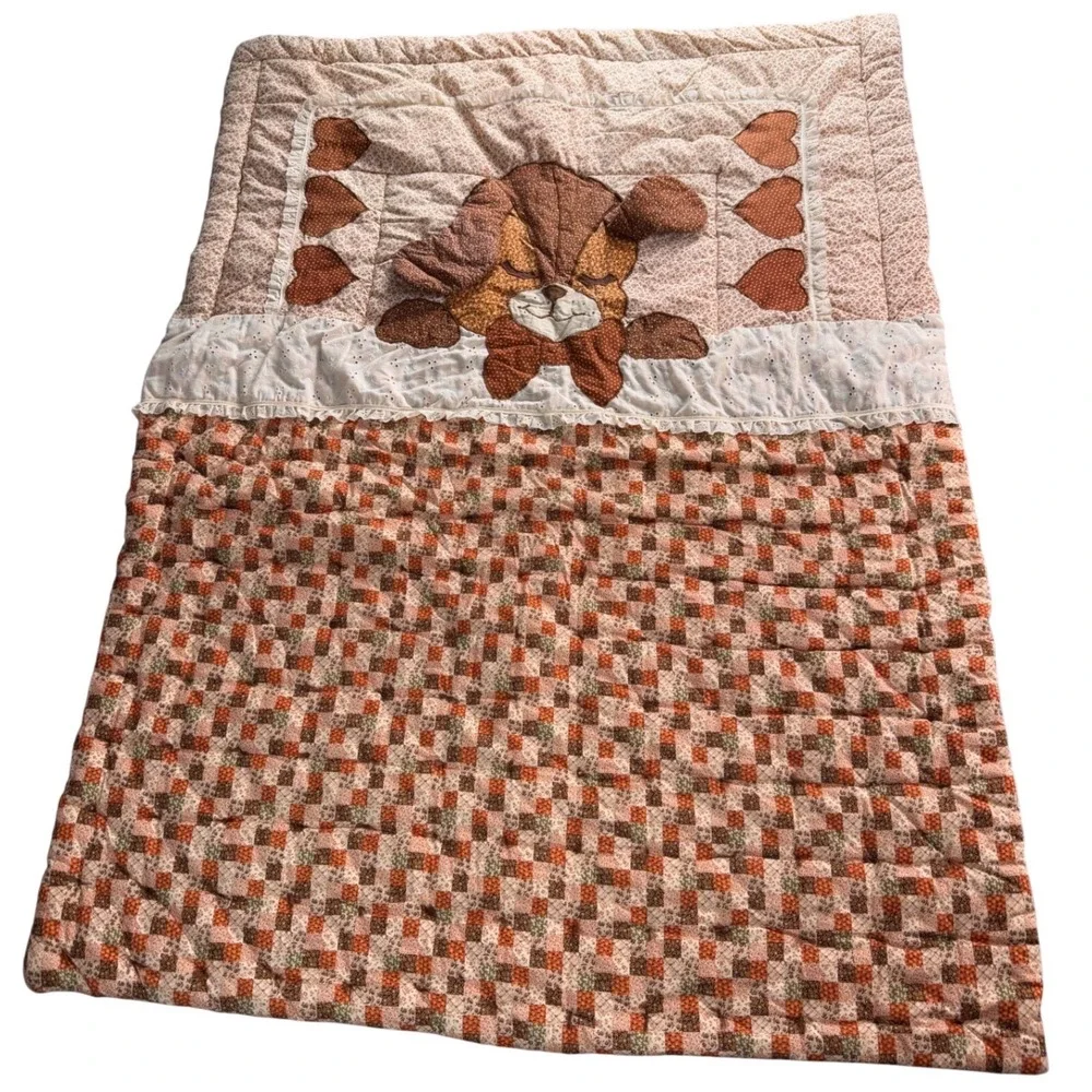 VTG Puppy Dog Patchwork Baby Quilt Floral Hearts Eyelet Lace Rust Cream‎ 38x51